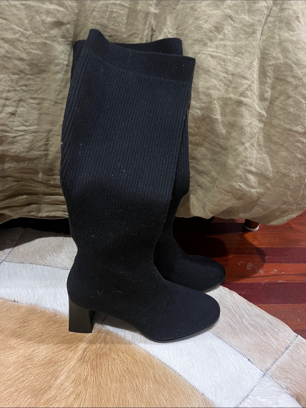 Vivaia Tessa round toe water repellent wool boots